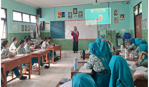 Program Studi Pendidikan IPA UMSIDA hadirkan inovasi pembelajaran melalui Canva dalam kegiatan PLP II di SMPN 1 Wonoayu.